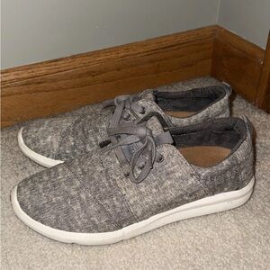 TOMS Women’s Gray Lace Up Sneakers- Size 7